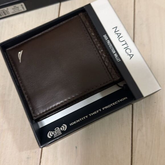 Nautica Brown Leather Data Protection Wallet - Picture 2 of 4
